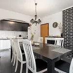Pet Friendly In Rab With Wifi * 라브