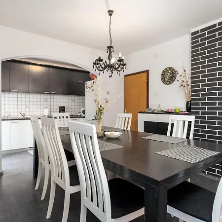 Pet Friendly In Rab With Wifi * Rab Town