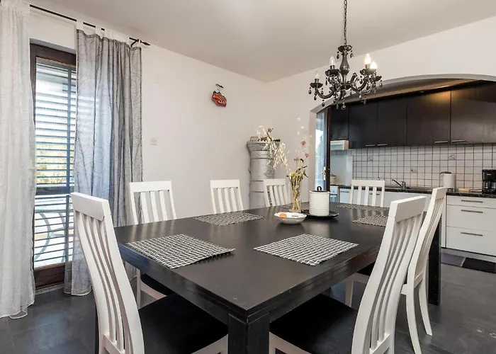 2 Bedroom In Rab アパート *