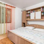 Pet Friendly In Rab With Wifi Lejlighed Rab Town