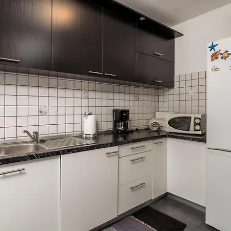 Stunning In Rab With Kitchen *