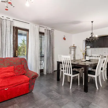 Stunning In Rab With Kitchen Apartment *