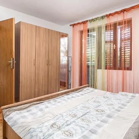 Stunning In Rab With Kitchen Apartment Rab Town
