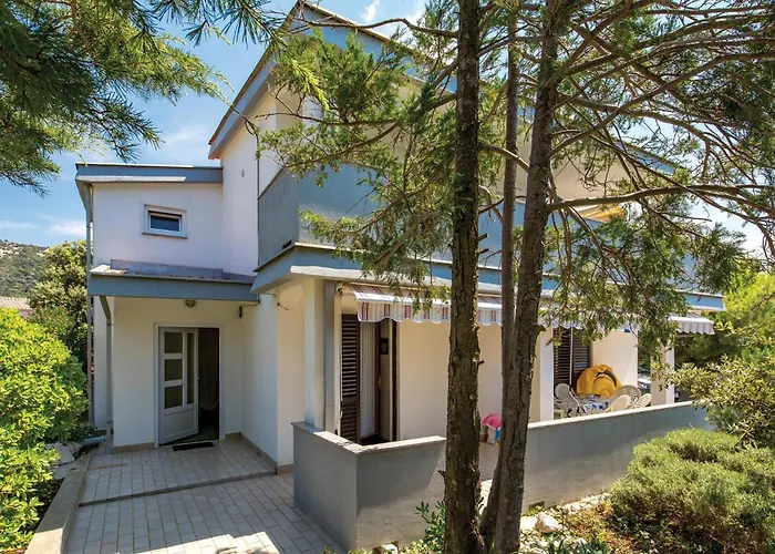 2 Bedroom In Rab Rab Town