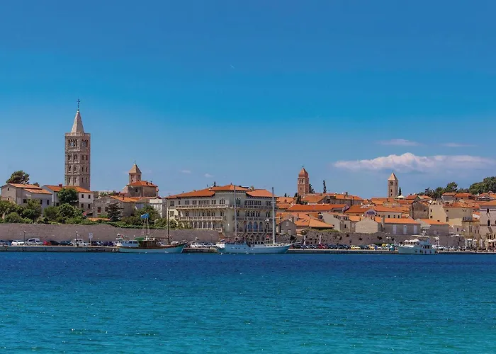 2 Bedroom In Rab Appartamento